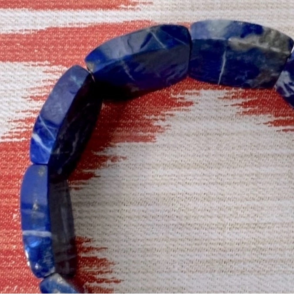 Beautiful Lapis Lazuli Semi-Precious Crystal stunning Stretch Bracelet - Picture 5 of 7